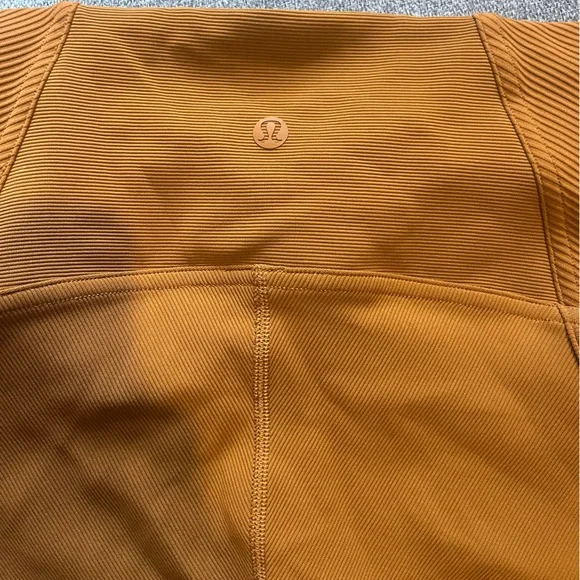 Lululemon 8” Align Ribbed Panel Shorts - Picture 6 of 7